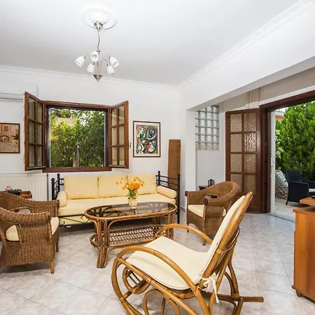 منزل ريفي Lila's House *