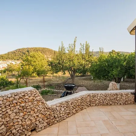 Lila's House * Ελεούσα