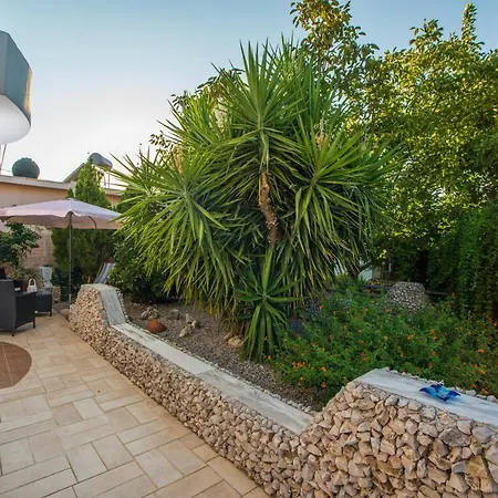 Lila's House Ελεούσα