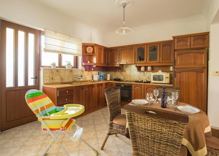 Lila's House * Ελεούσα