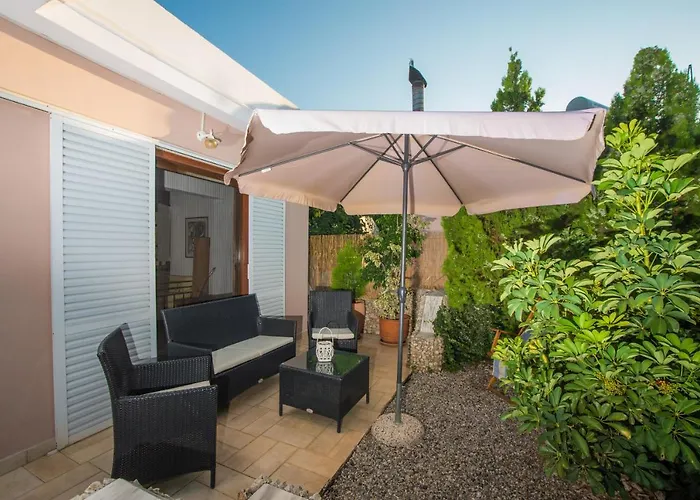 Lila's House Ελεούσα