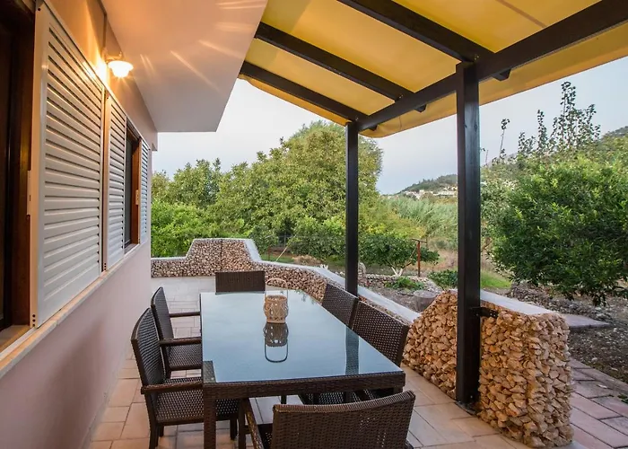 Lila's House Ελεούσα